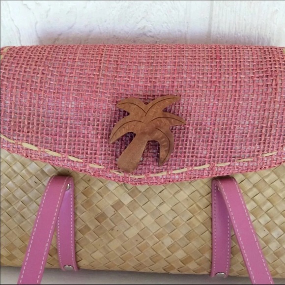 Pink / Natural Straw Medium Shoulder Bag. - Picture 5 of 7